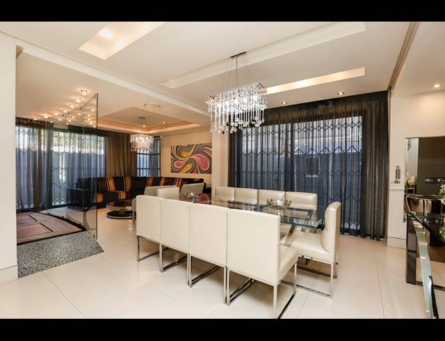 4 BEDROOM TOWNHOUSE FOR SALE IN ESSENWOOD